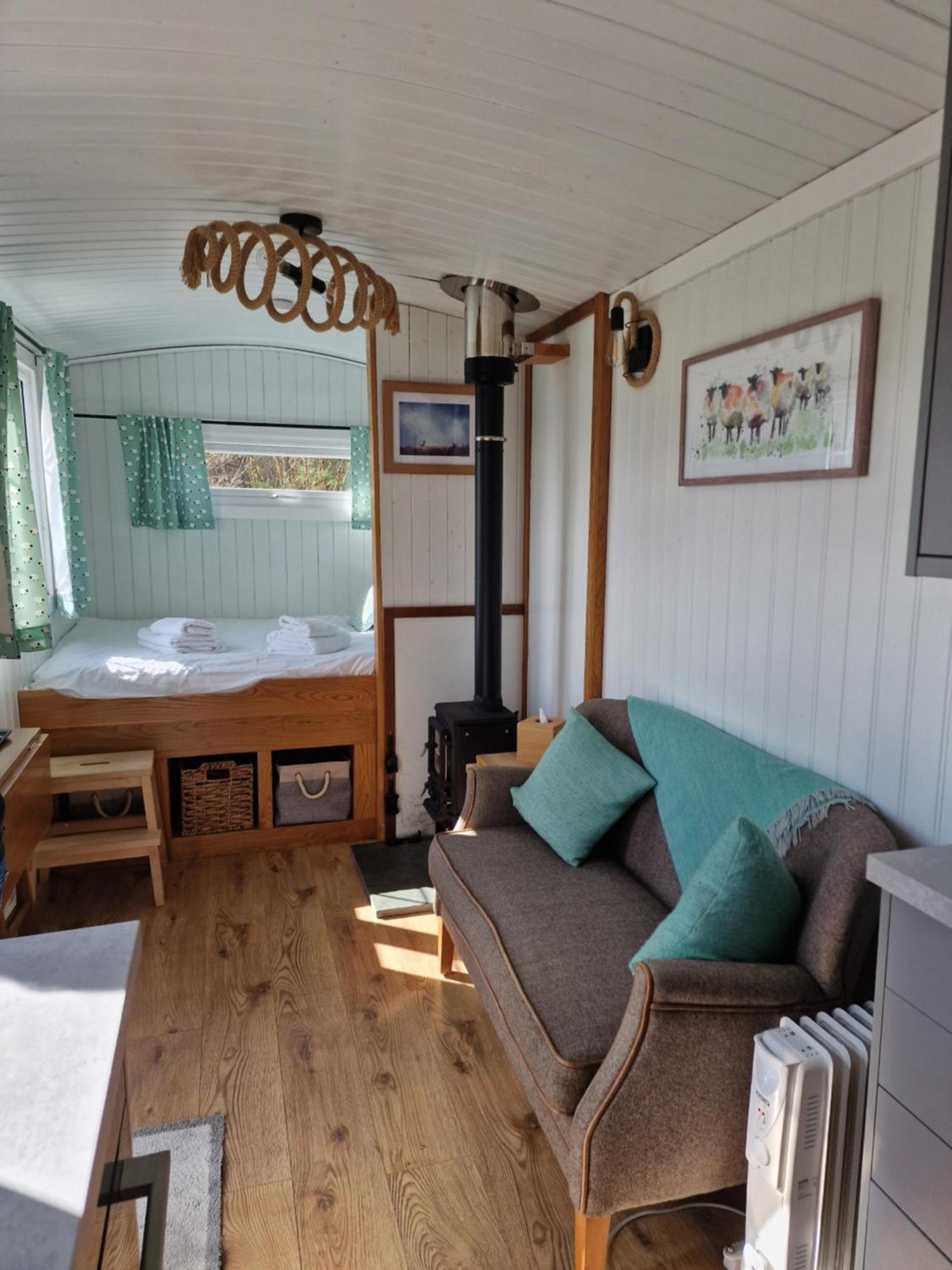 Dalnoid Cottages & Treehouses Nr Glenshee Kültér fotó