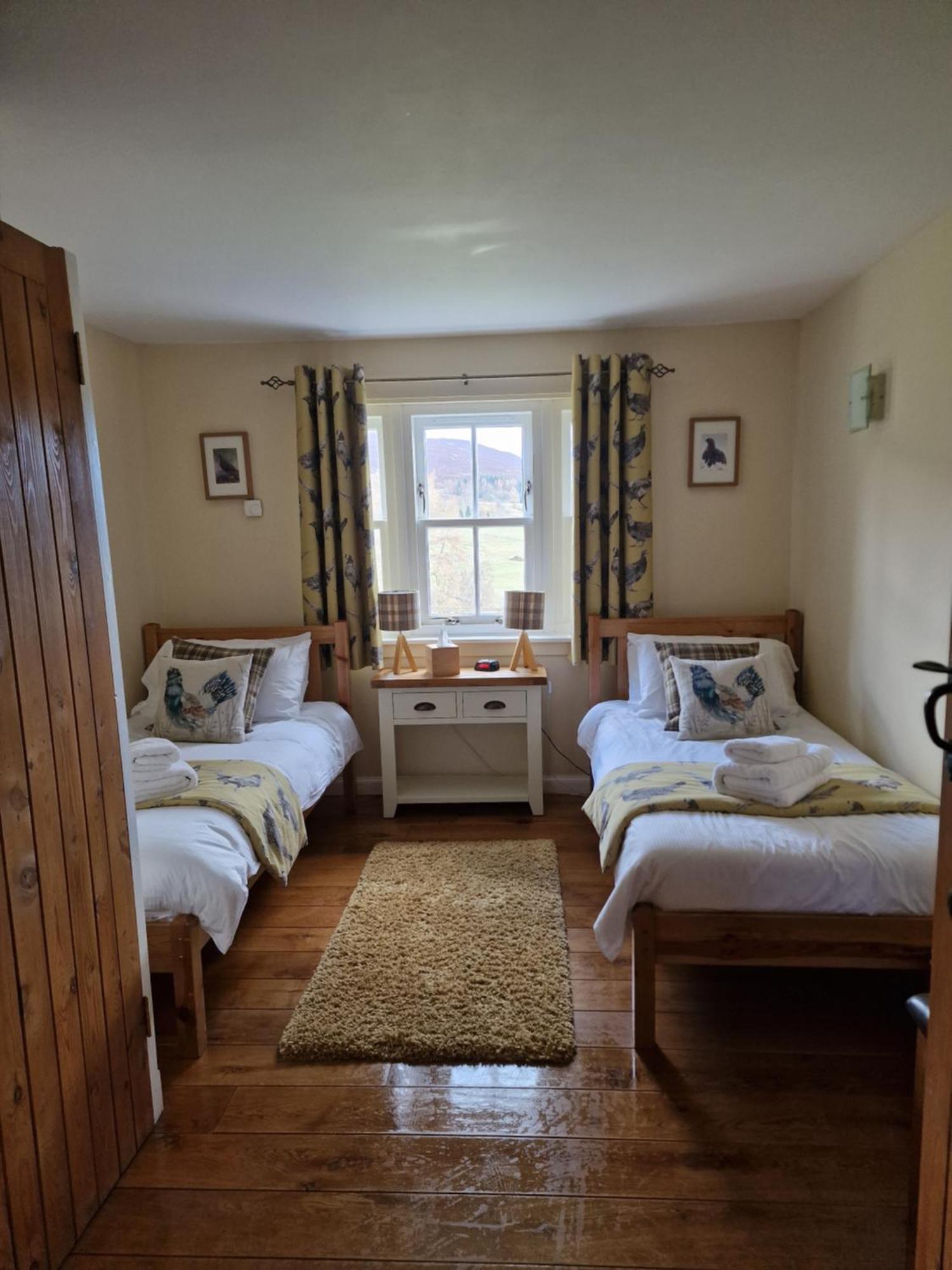 Dalnoid Cottages & Treehouses Nr Glenshee Kültér fotó