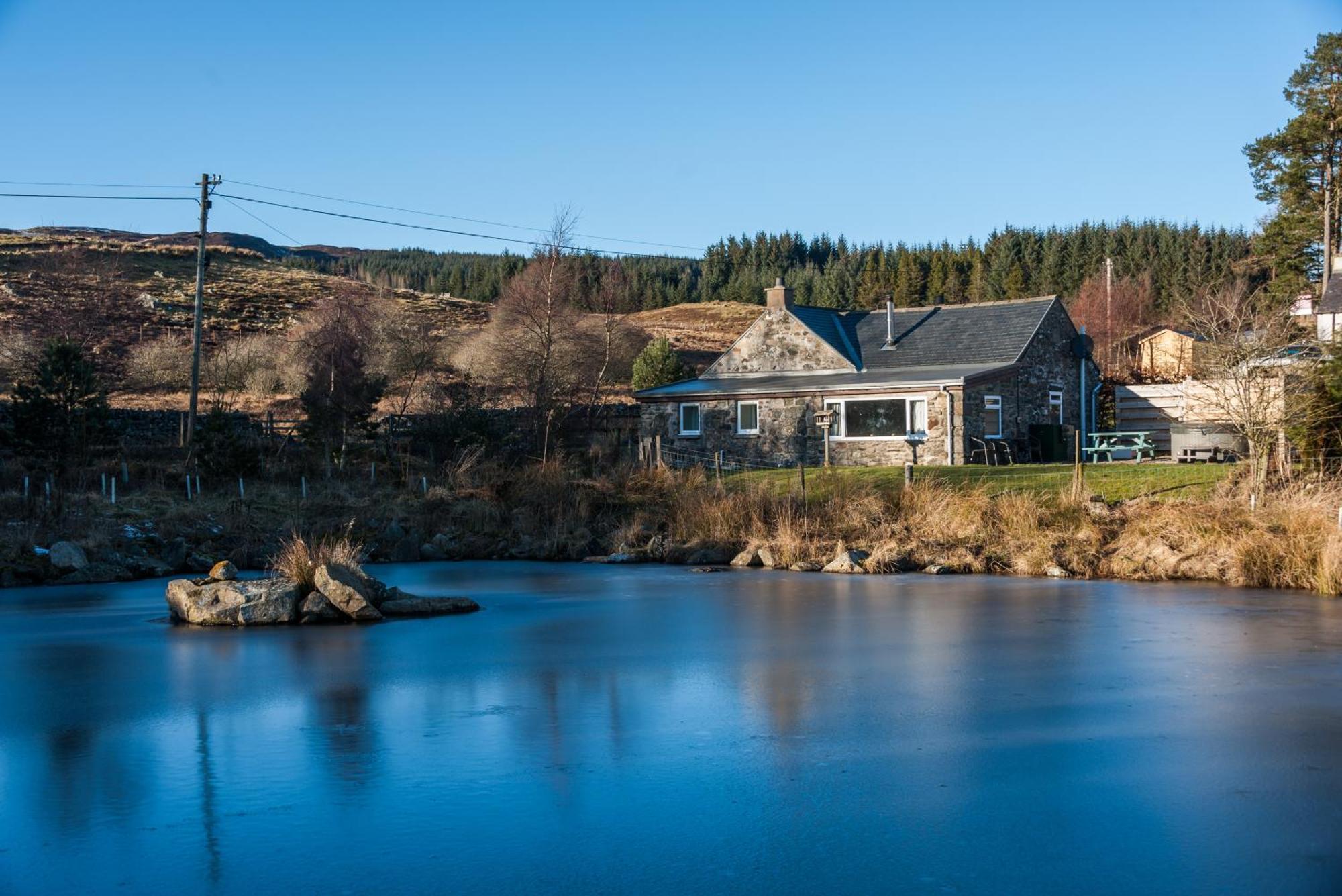 Dalnoid Cottages & Treehouses Nr Glenshee Kültér fotó