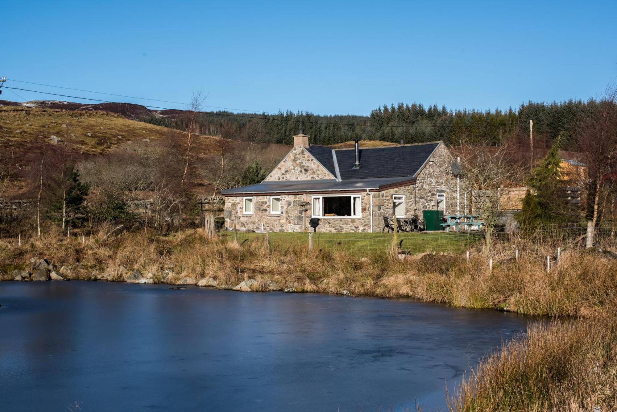 Dalnoid Cottages & Treehouses Nr Glenshee Kültér fotó